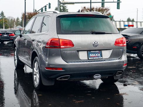 Used 2014 Volkswagen Touareg Sport AWD/4WD image 12