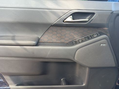 Used 2025 Lexus GX 550 w/ Accessory Package (2T) AWD/4WD image 14