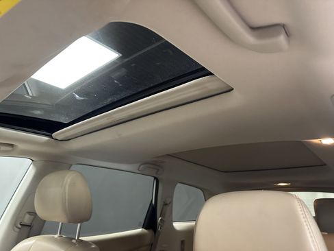 Used 2017 Nissan Pathfinder SL w/ SL Premium Package image 16