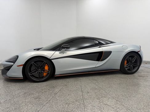 Used 2019 McLaren 570S Spider RWD image 20