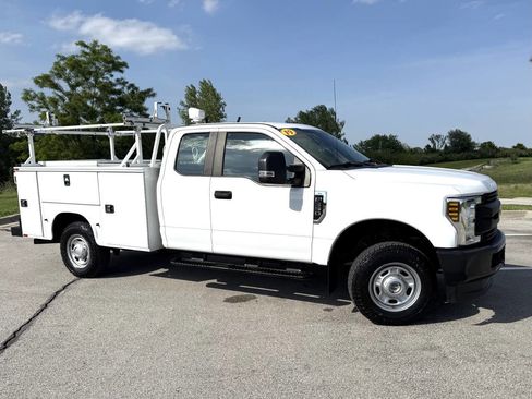 Used 2019 Ford F350 XL w/ Power Equipment Group AWD/4WD image 1