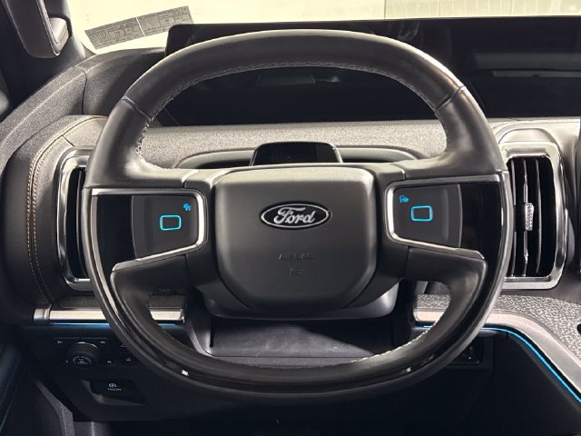 Used 2025 Ford Expedition Tremor AWD/4WD image 26