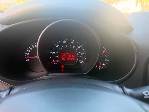 Used 2016 Kia Soul + FWD image 8