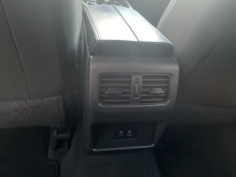 Used 2023 Nissan Rogue SV image 13