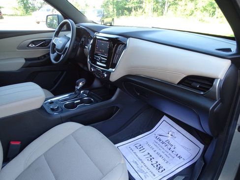 Used 2023 Chevrolet Traverse AWD LS w/ Safety Package image 44