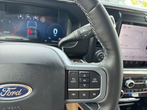Used 2025 Ford F250 Lariat w/ Lariat Ultimate Package AWD/4WD image 30