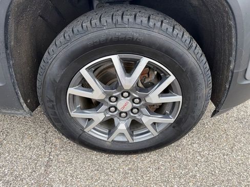 Used 2023 GMC Acadia SLT AWD/4WD image 35