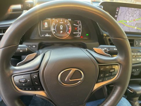Used 2022 Lexus ES 250 w/ Premium Package image 12