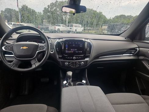 Used 2023 Chevrolet Traverse LT FWD image 13