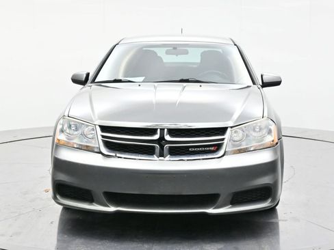 Used 2012 Dodge Avenger SXT image 2