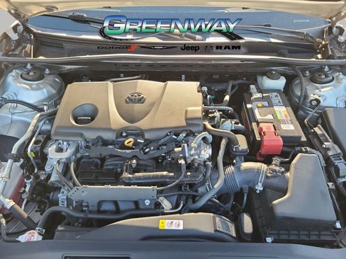 Used 2022 Toyota Camry SE image 9