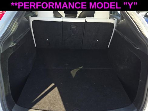 Used 2023 Tesla Model Y Performance image 14