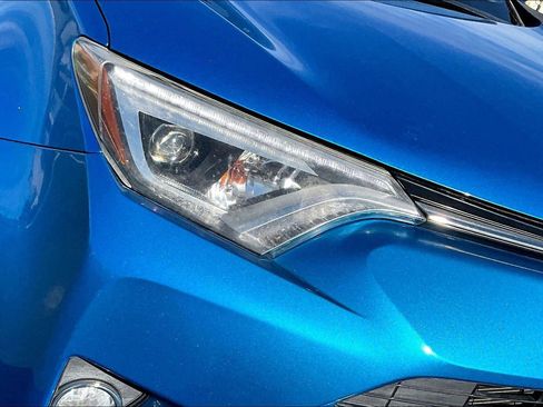 Certified 2018 Toyota RAV4 Limited image 28