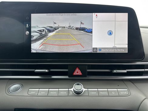 Used 2024 Hyundai Elantra SEL image 43