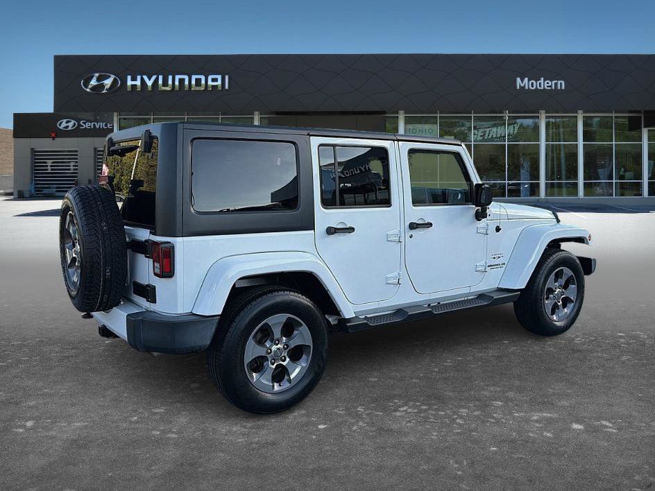 Used 2016 Jeep Wrangler Unlimited Sahara w/ Max Tow Package AWD/4WD image 4
