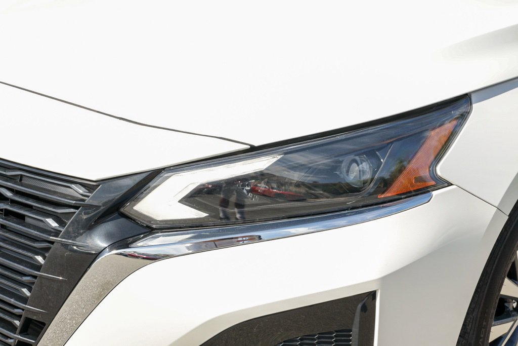 Used 2023 Nissan Altima 2.5 SV FWD image 49