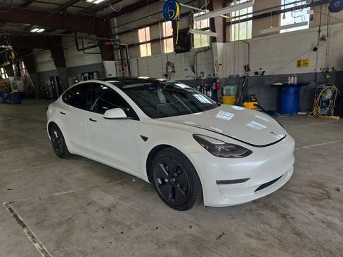Used 2021 Tesla Model 3 Standard Range Plus RWD image 1