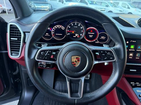 Used 2023 Porsche Cayenne S Platinum AWD/4WD image 21