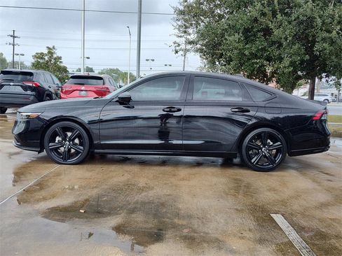 Used 2024 Honda Accord Sport image 4