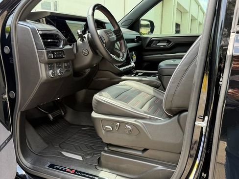 Certified 2025 GMC Yukon XL AT4 Ultimate AWD/4WD image 13