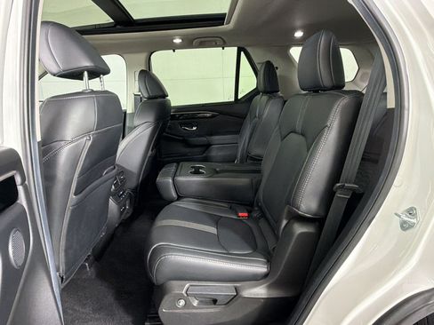 Certified 2025 Honda Pilot Touring image 23