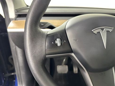 Used 2021 Tesla Model Y Long Range image 14