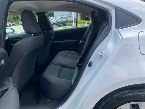 Used 2025 Toyota Corolla LE FWD image 10