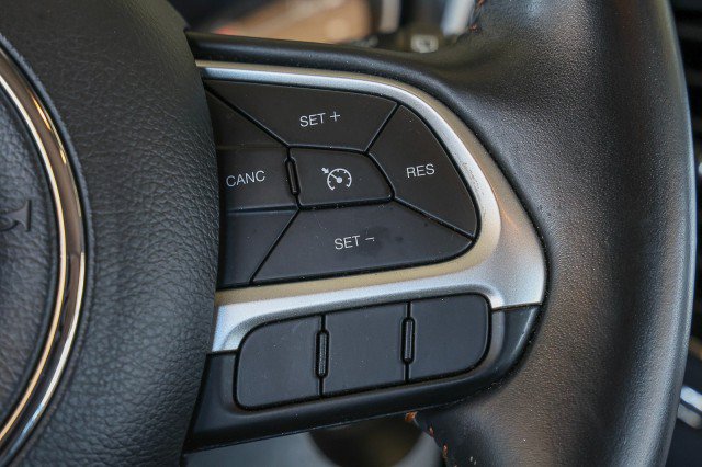 Used 2019 Jeep Compass Latitude FWD image 23