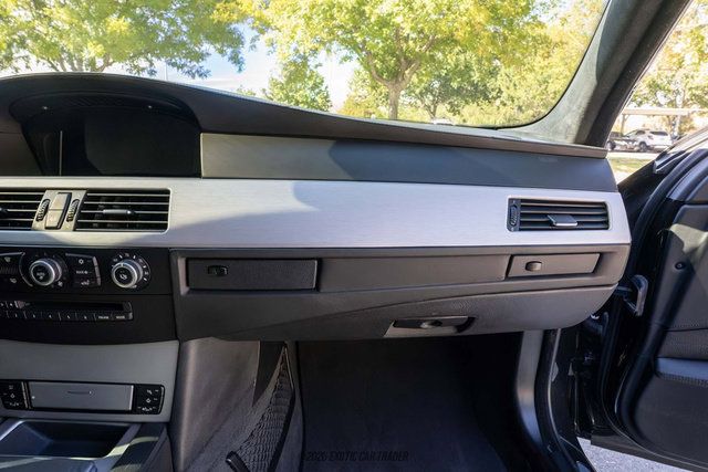Used 2010 BMW M5 RWD image 44