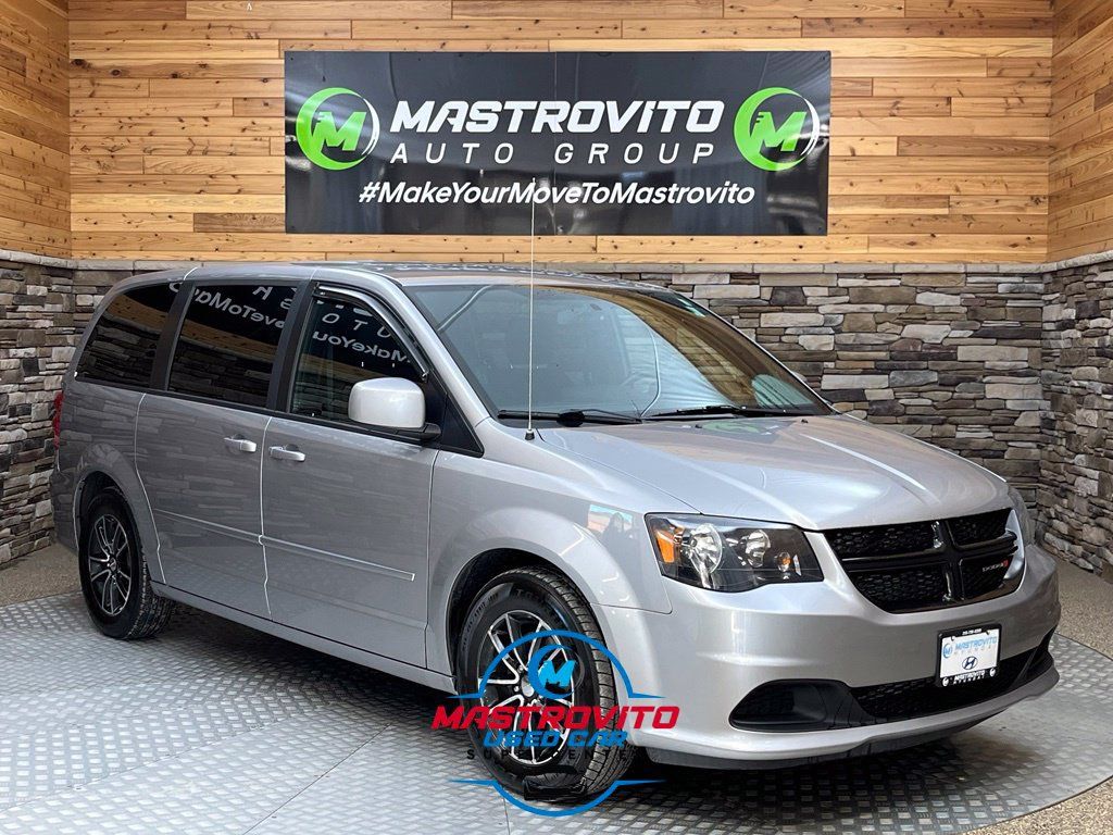 Used 2015 Dodge Grand Caravan SE FWD image 1