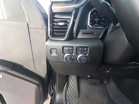 Used 2024 GMC Sierra 2500 AT4 w/ AT4 Preferred Package image 17