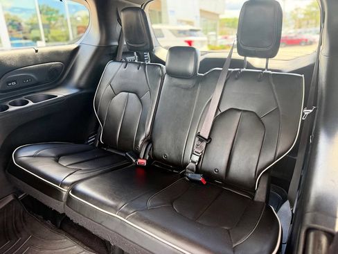 Used 2021 Chrysler Pacifica Limited w/ Uconnect Theater Family Group AWD/4WD image 24