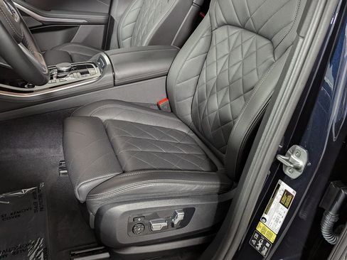 Used 2024 BMW X5 xDrive40i w/ M Sport Package image 21