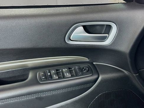 Used 2020 Dodge Durango SXT image 17