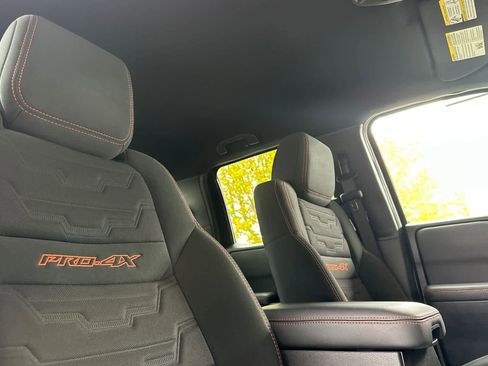 Used 2023 Nissan Frontier PRO-4X w/ Pro Convenience Package image 16