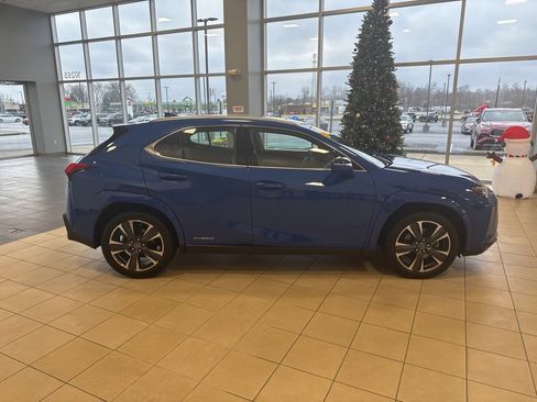 Used 2022 Lexus UX 250h w/ Luxury Package image 6