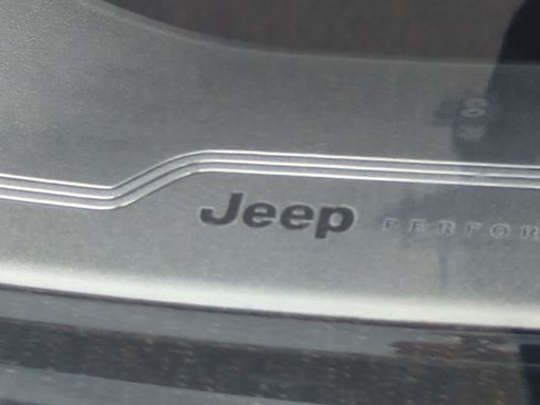 Used 2024 Jeep Wagoneer Series II w/ Flexible Seating Group RWD image 12