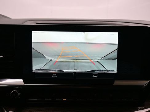 Used 2024 GMC Sierra 1500 Elevation image 24