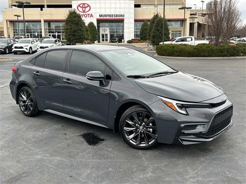 Used 2025 Toyota Corolla SE image 2