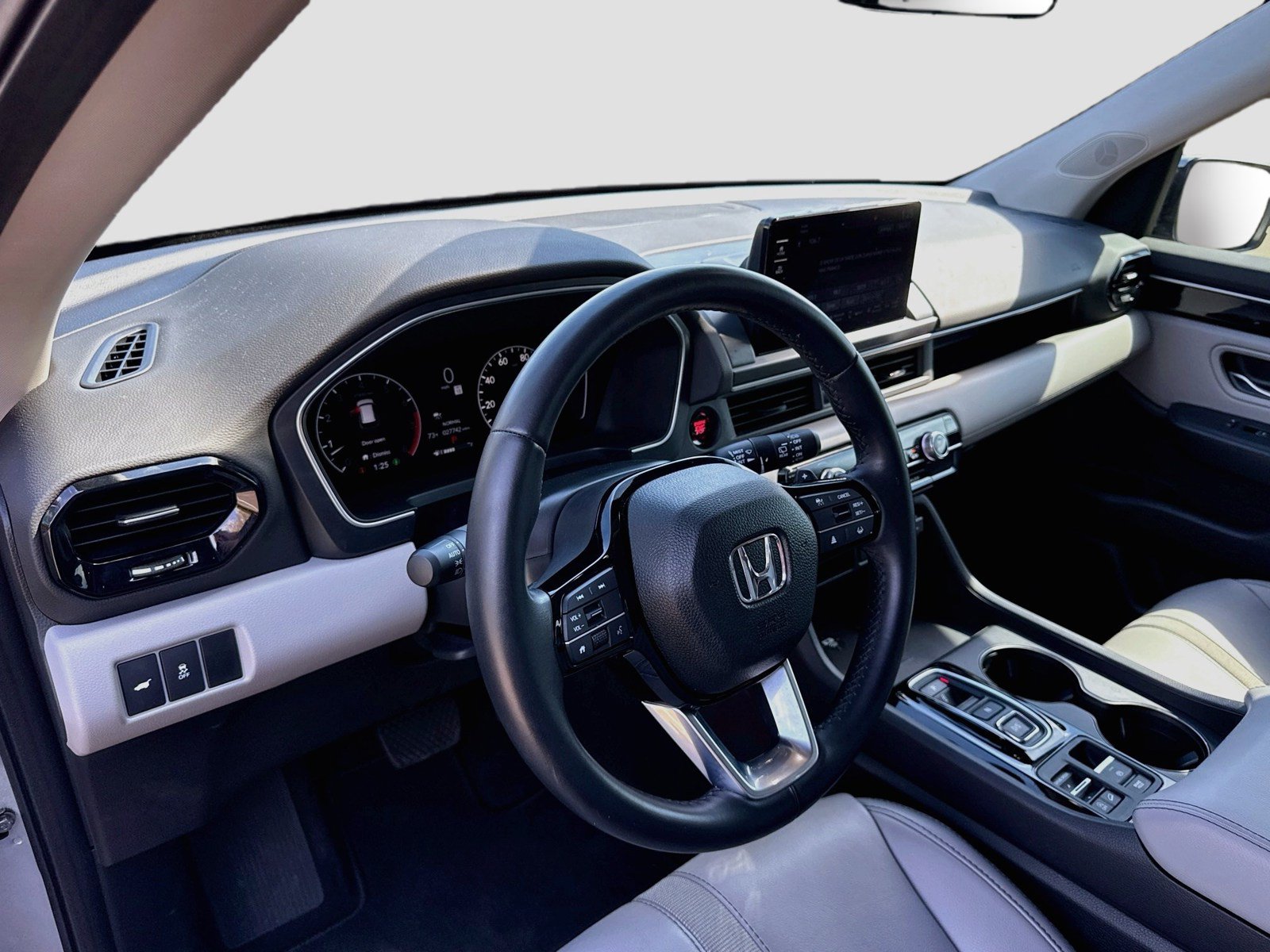 Used 2023 Honda Pilot EX-L image 9