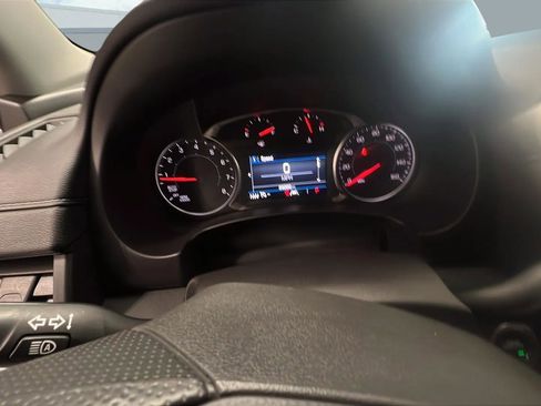 Used 2024 GMC Terrain SLE image 16