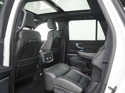 Used 2025 Ford Expedition Max Platinum w/ Stealth Appearance Package AWD/4WD image 21