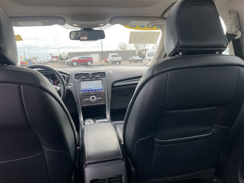 Used 2020 Ford Fusion Titanium AWD/4WD image 22