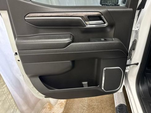 Used 2023 Chevrolet Silverado 1500 LTZ AWD/4WD image 24