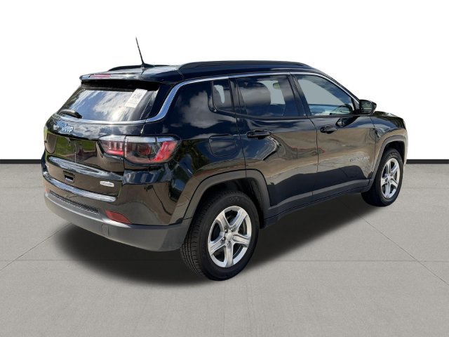 Used 2024 Jeep Compass Latitude AWD/4WD image 5