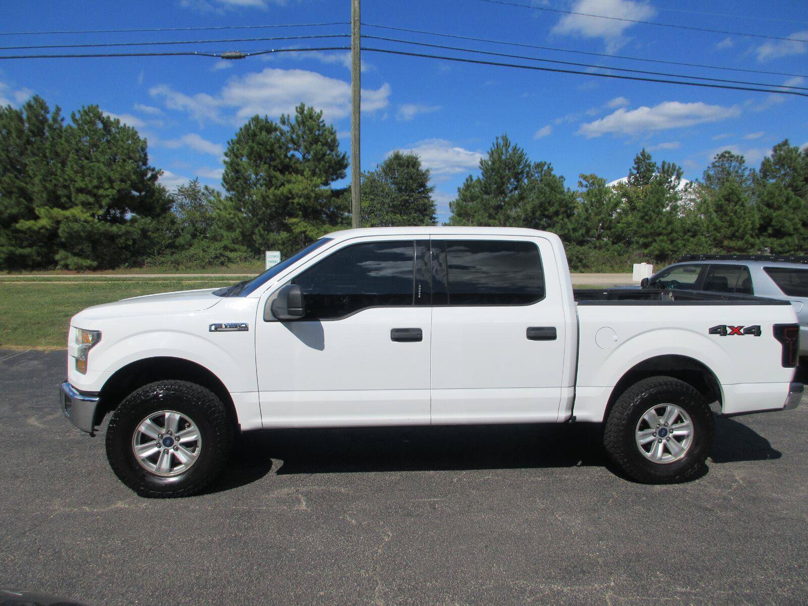 Used 2017 Ford F150 XLT AWD/4WD image 8