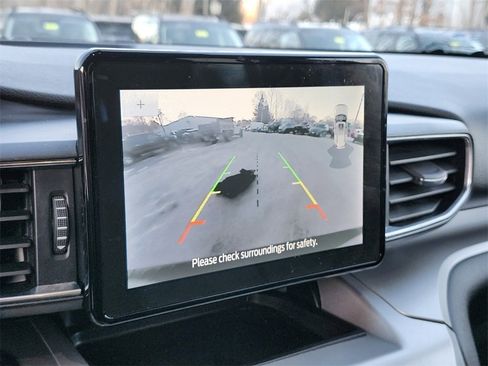 Certified 2022 Ford Explorer XLT w/ Equipment Group 202A image 23