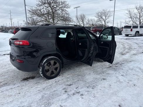 Used 2017 Jeep Cherokee 75th Anniversary image 33