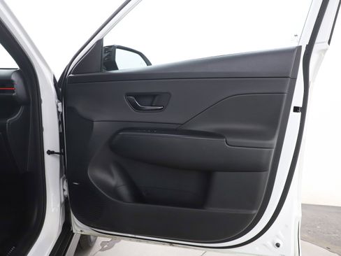 Used 2024 Hyundai Kona N Line image 9