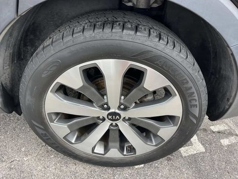 Used 2021 Kia Telluride S FWD image 14